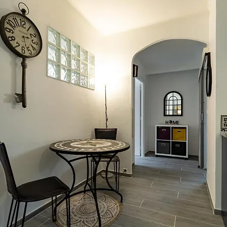 Appartamento Upstays Terrace 44M Apartment Carnot *